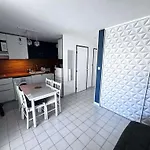 T2, Ascenseur, Cap D'agde - Fr-1-702-73 Apartment